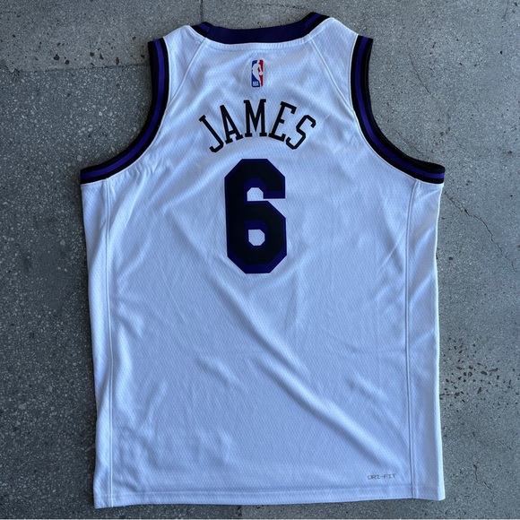 Nike Youth City Edition Los Angeles Lakers LeBron James Swingman Jersey NWT - Picture 2 of 4